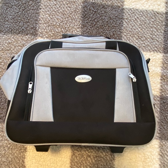 strap on wheels for luggage